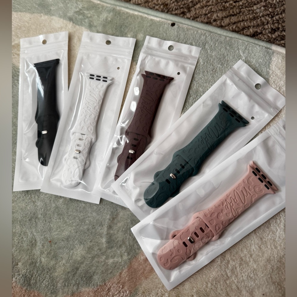 Apple Watch bands / 38